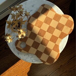Momi Checkered Wooden Cutting Board